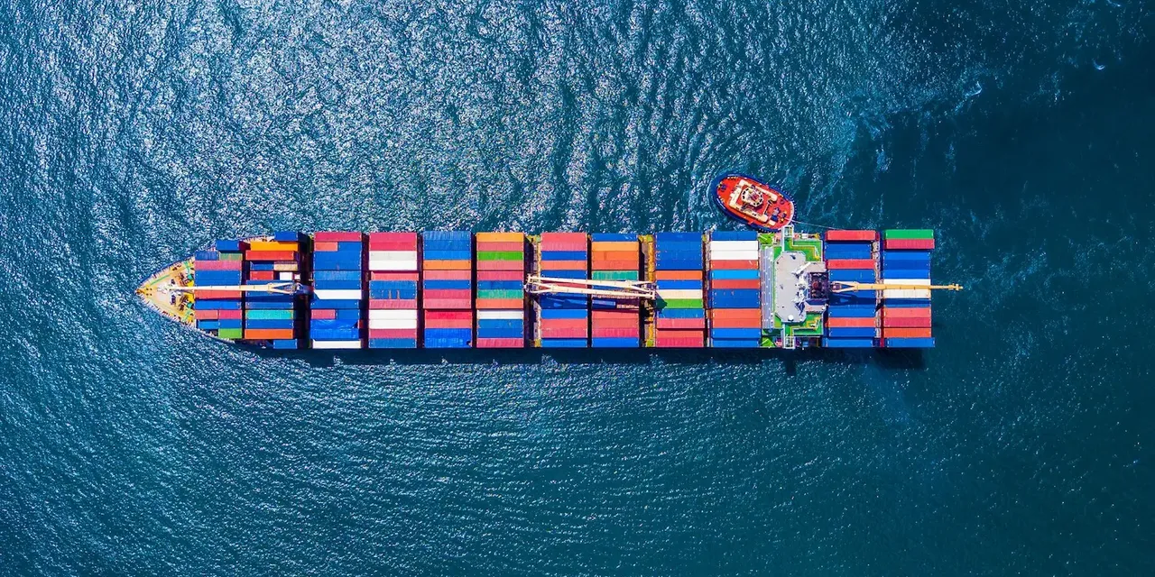 Elevators for cargo ships LUTZ Elevators