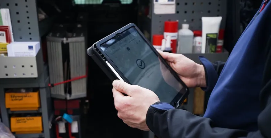 Digitalisation service technican